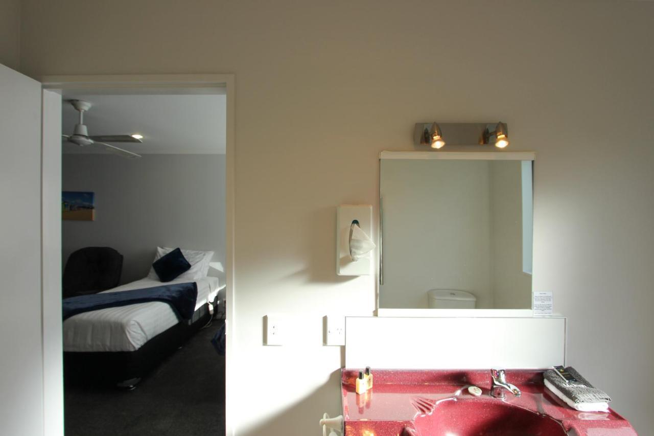 Bk'S Magnolia Motor Lodge Уангануй Екстериор снимка