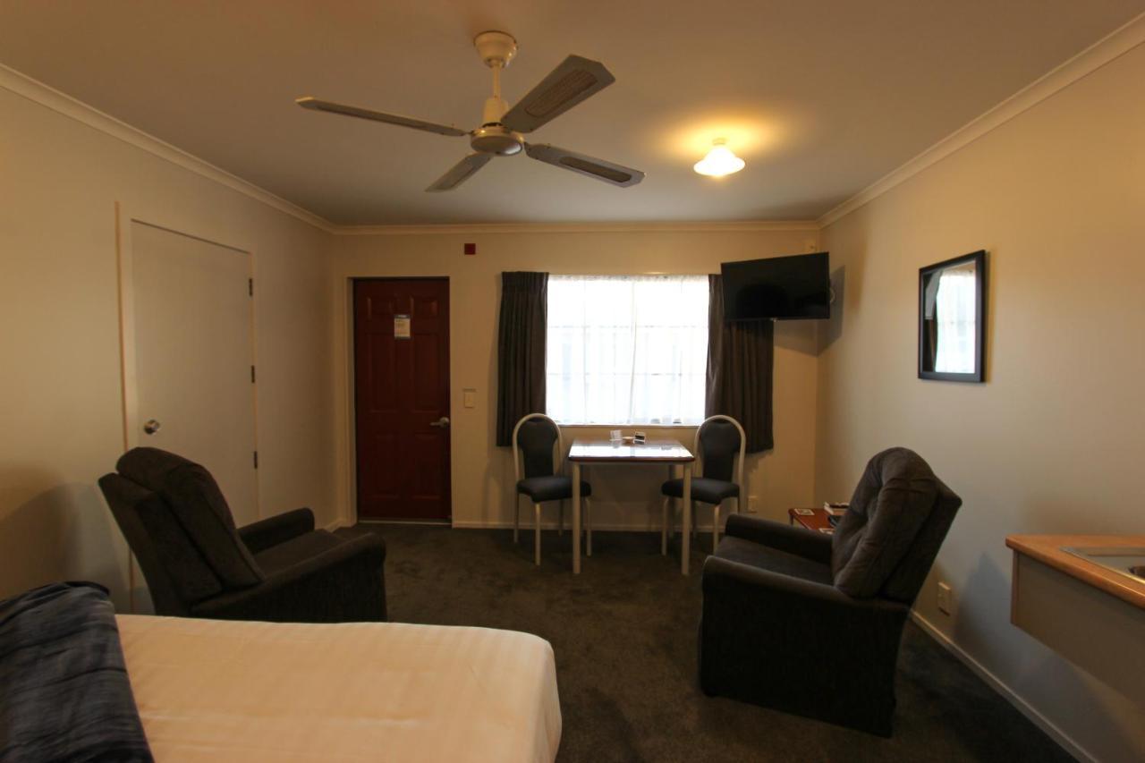 Bk'S Magnolia Motor Lodge Уангануй Екстериор снимка