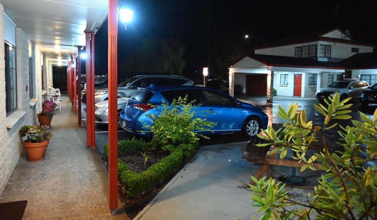 Bk'S Magnolia Motor Lodge Уангануй Екстериор снимка