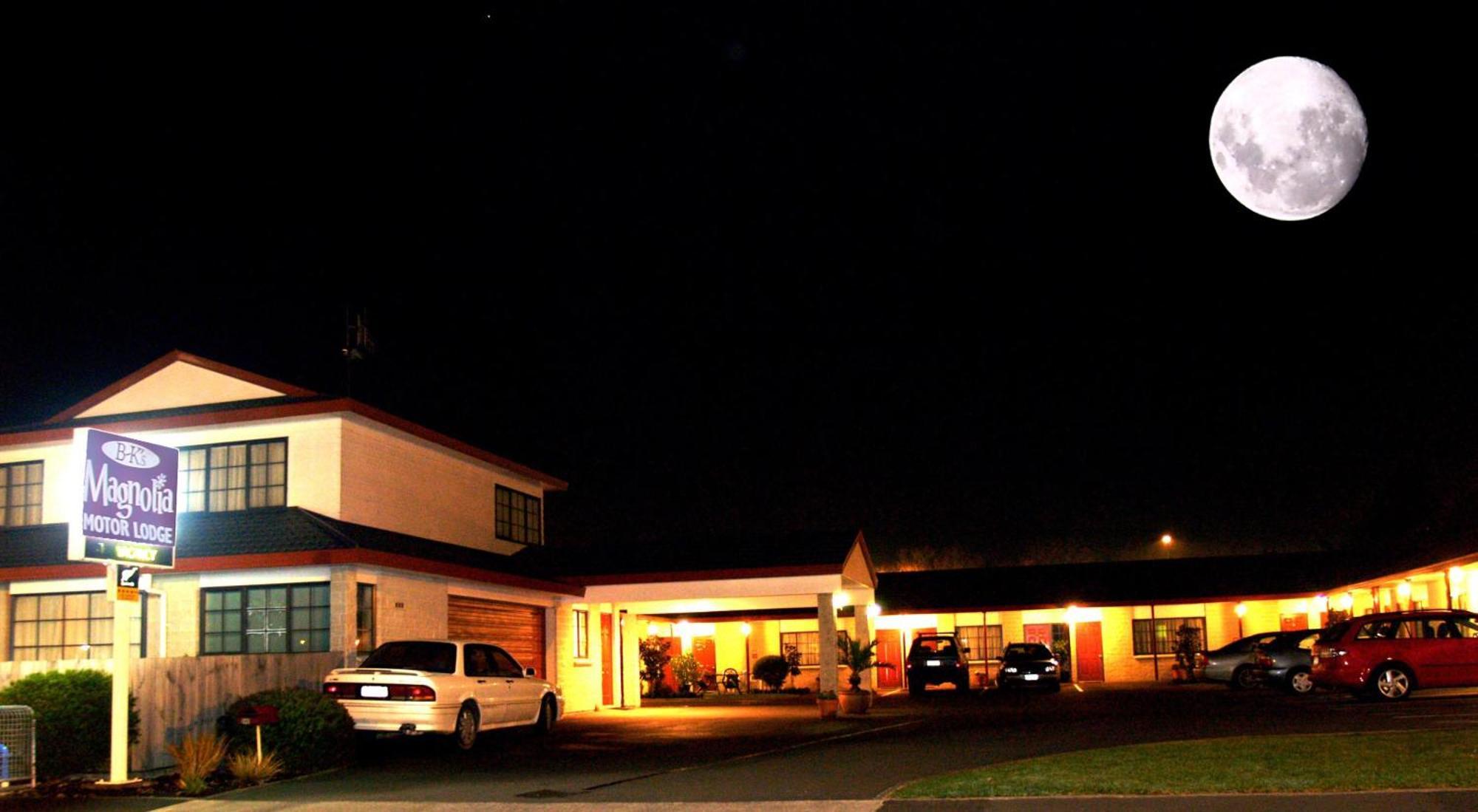 Bk'S Magnolia Motor Lodge Уангануй Екстериор снимка