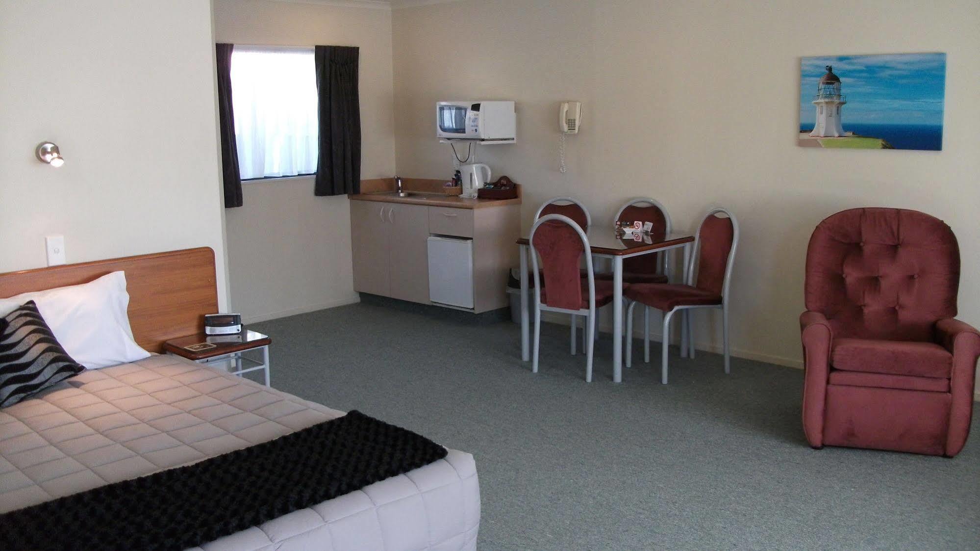 Bk'S Magnolia Motor Lodge Уангануй Екстериор снимка